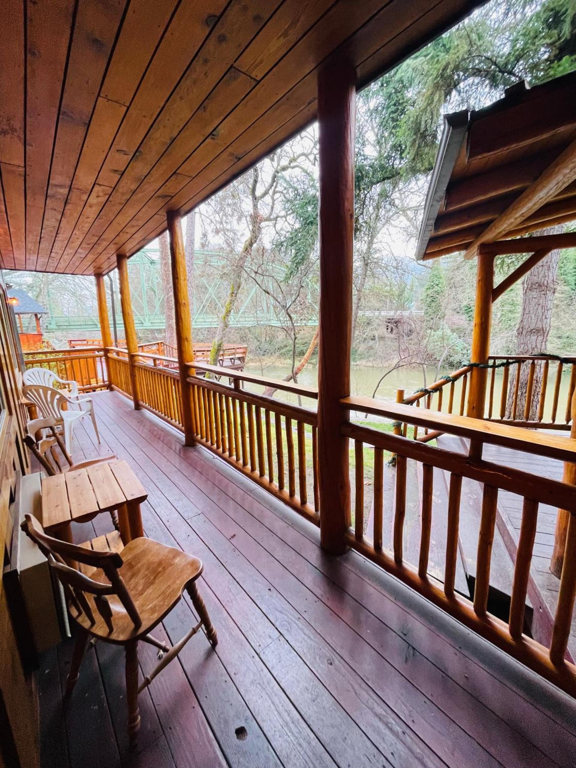 The Lindsay Lodge gallery photo in Applegate — image 22