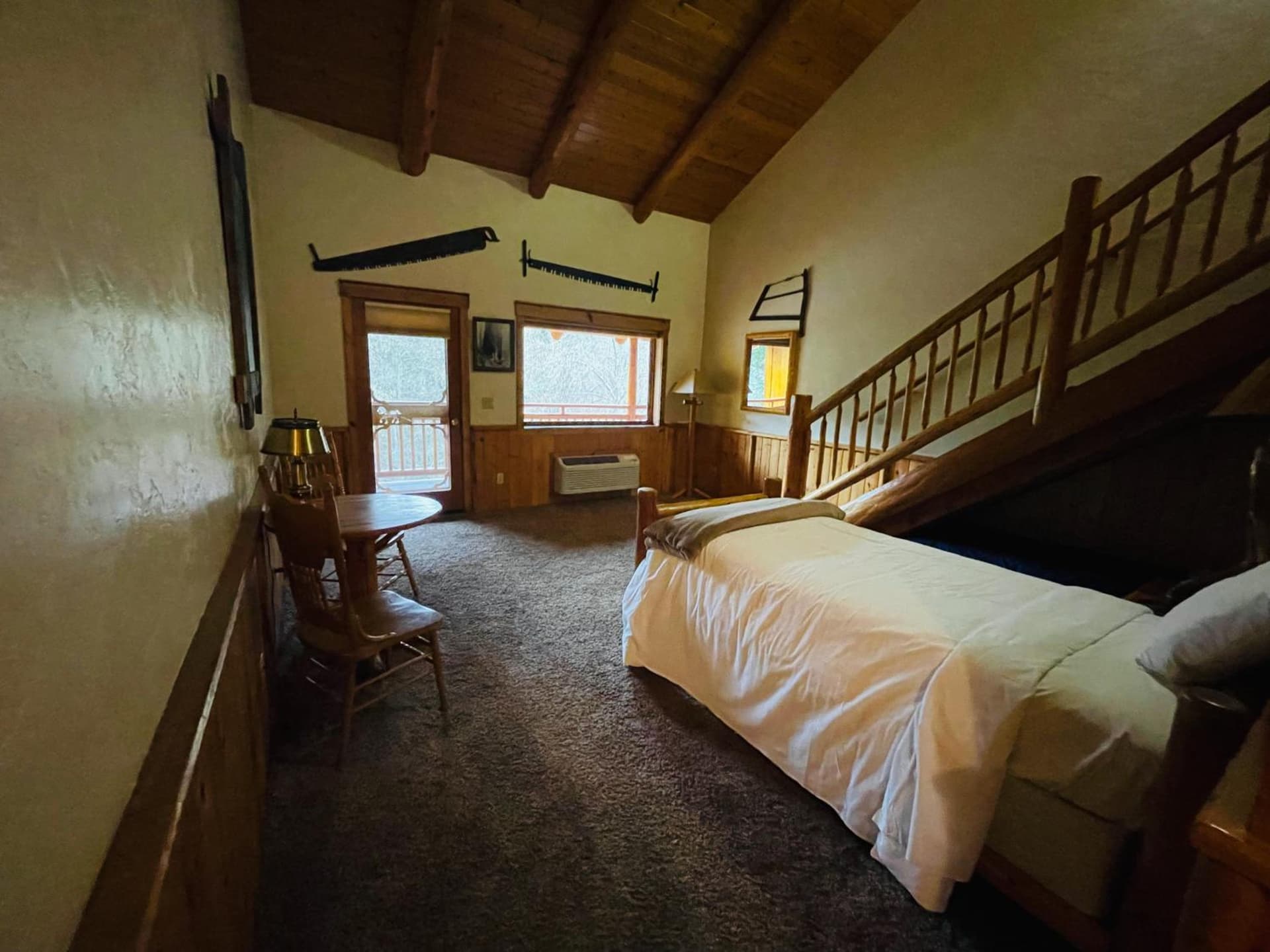 The Lindsay Lodge gallery photo in Applegate — image 28