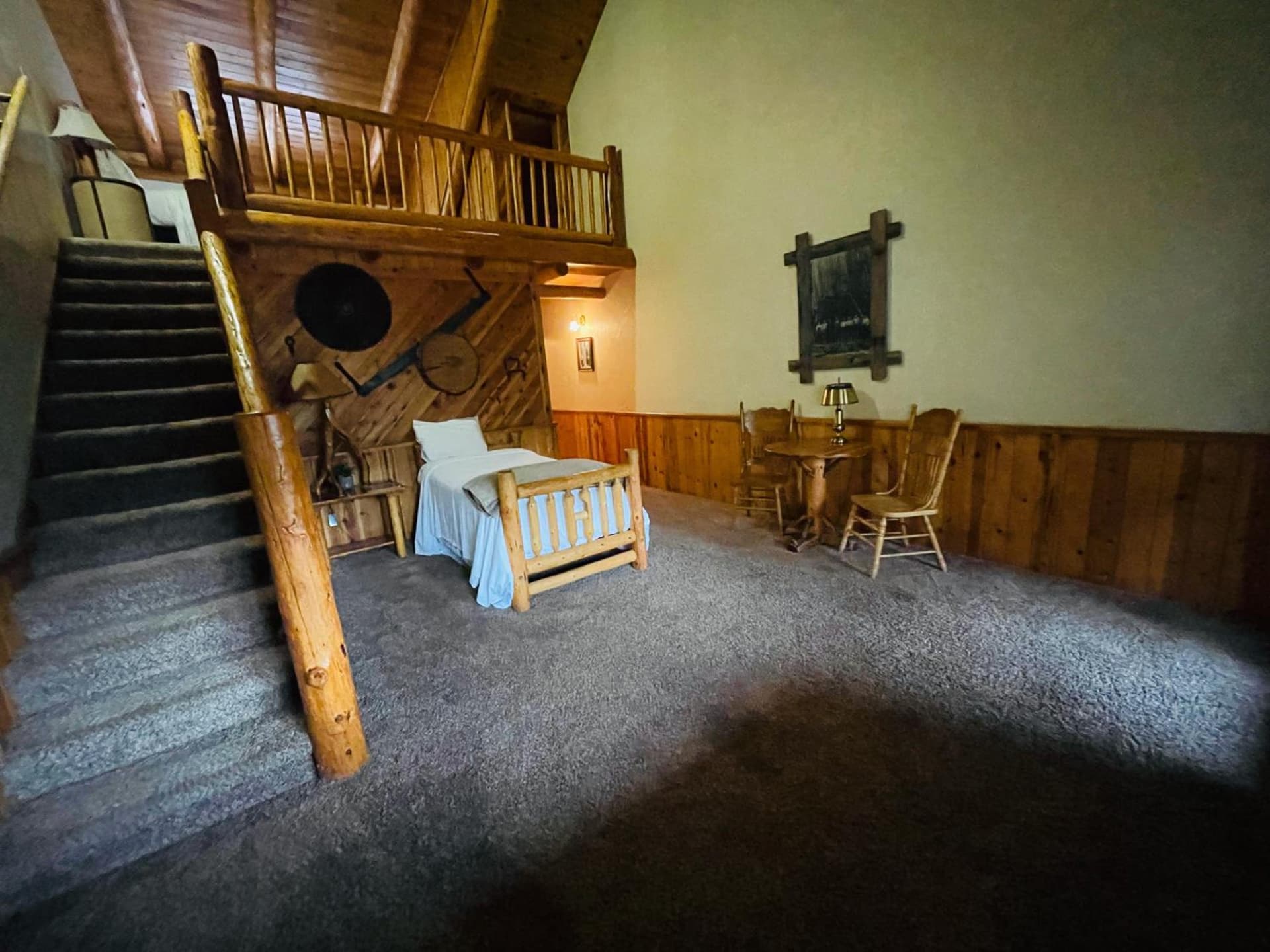 The Lindsay Lodge gallery photo in Applegate — image 6