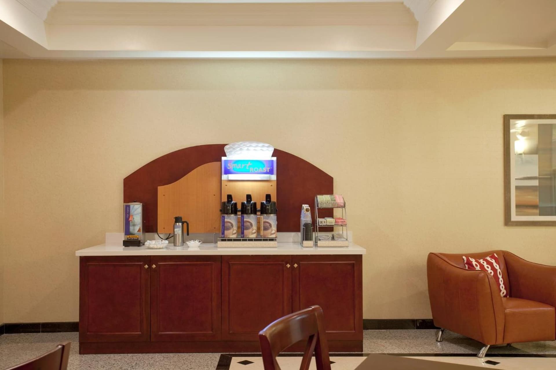Holiday Inn Express Hotel & Suites Los Angeles Airport Hawthorne by IHG interior in Hawthorne, CA — gallery photo 2