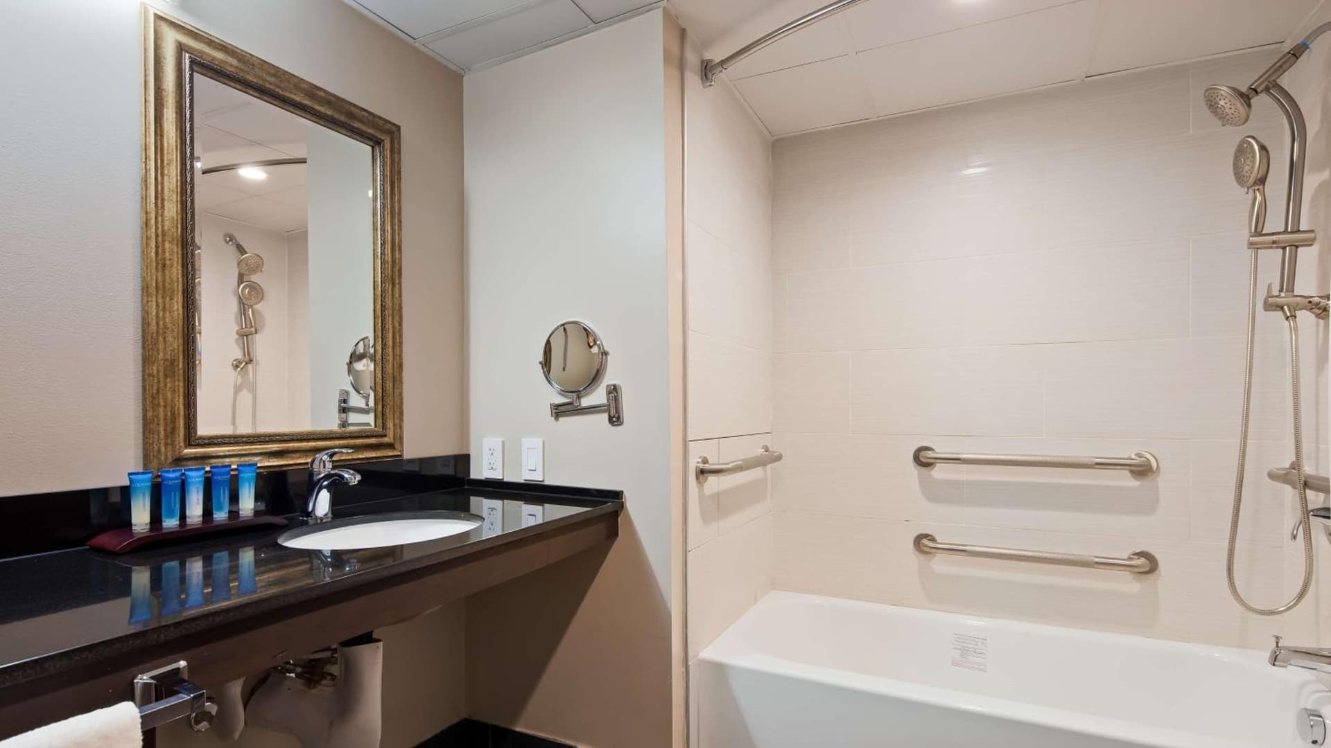Radisson Hotel Southfield-Detroit gallery photo in Southfield, MI — image 28