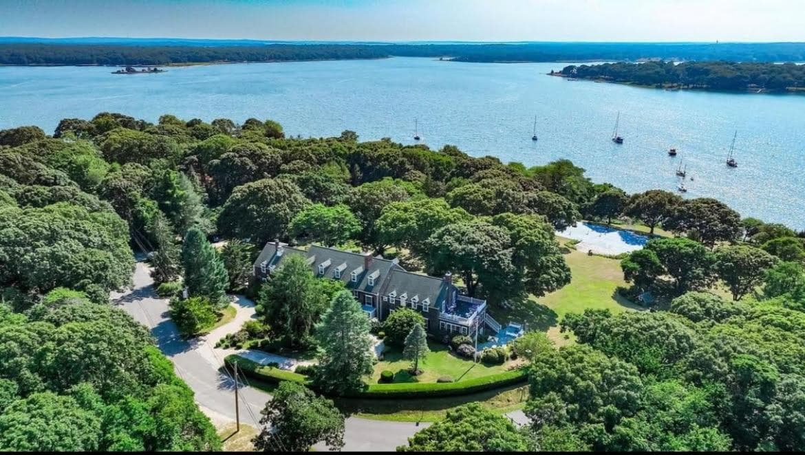 Rams Head Inn featured exterior or lobby in Shelter Island, NY — similar hotel