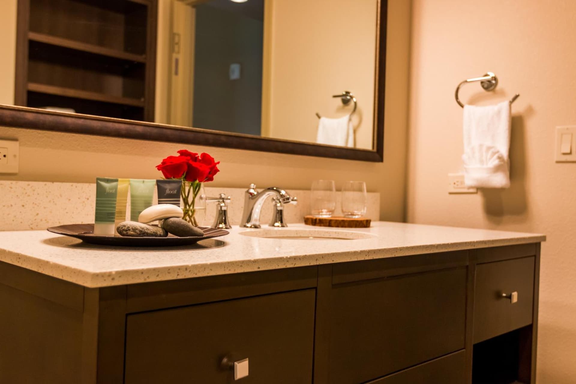 The Lodge at Columbia Point property views in Richland, WA — gallery photo 3