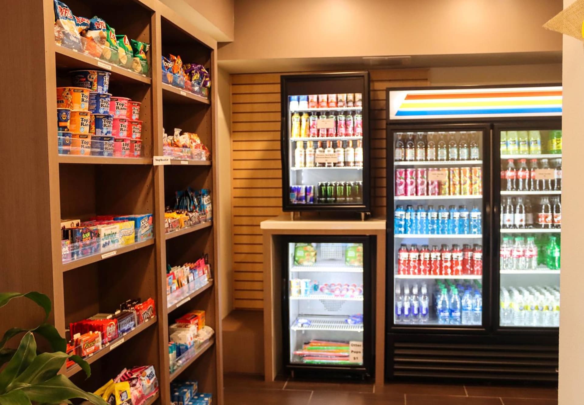Holiday Inn Express Cedar Rapids - Collins Road by IHG gallery photo in Cedar Rapids, IA — image 39