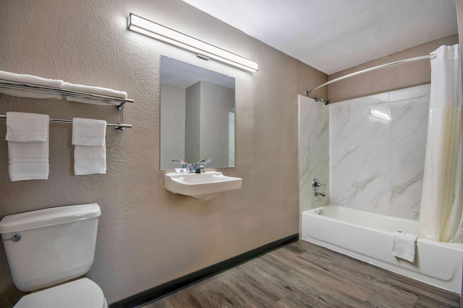 Studio 6 - Texas City, TX property views in Texas City, TX — gallery photo 3