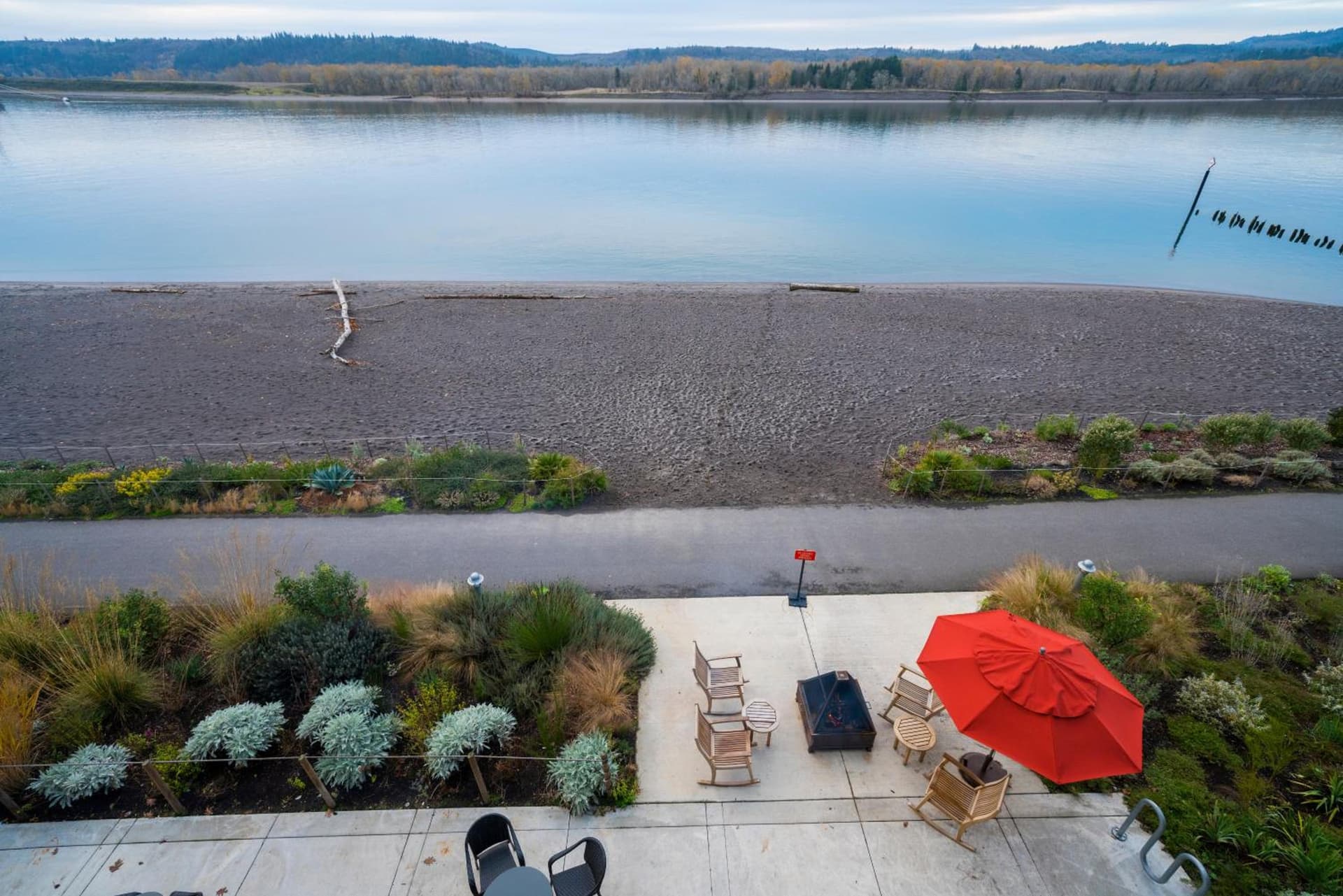 McMenamins Kalama Harbor Lodge interior in Kalama, WA — gallery photo 2