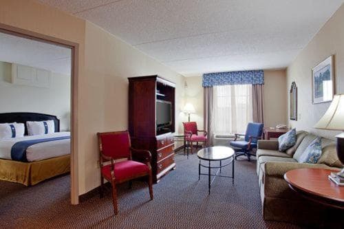 Holiday Inn Express & Suites Newport News by IHG gallery photo in Newport News, VA — image 25