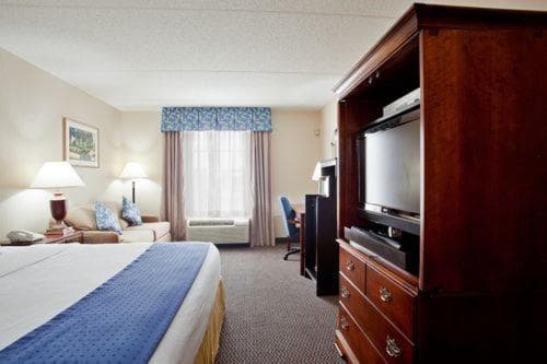 Holiday Inn Express & Suites Newport News by IHG gallery photo in Newport News, VA — image 30