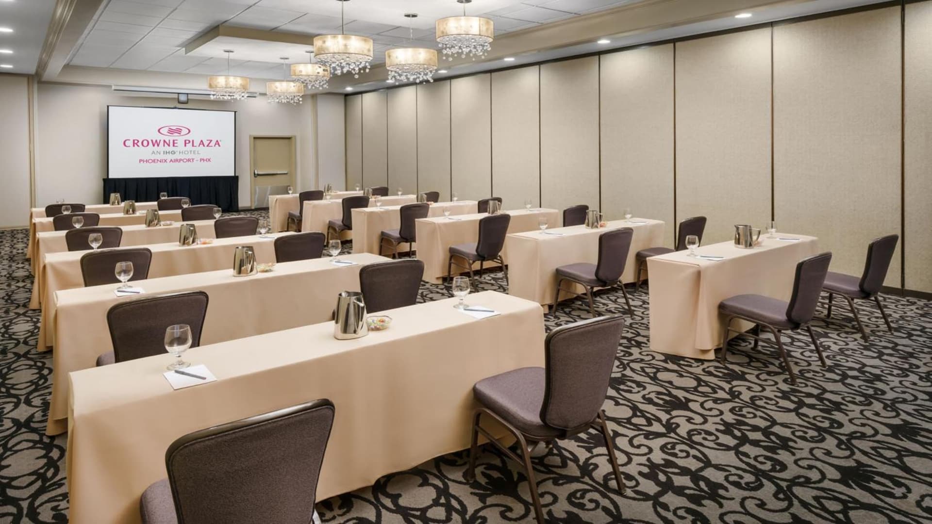 Crowne Plaza Phoenix Airport - PHX by IHG gallery photo in Phoenix, AZ — image 35