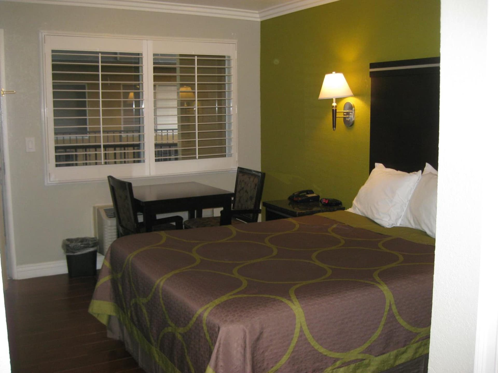 Super 8 by Wyndham Inglewood/LAX/LA Airport gallery photo in Inglewood, CA — image 6
