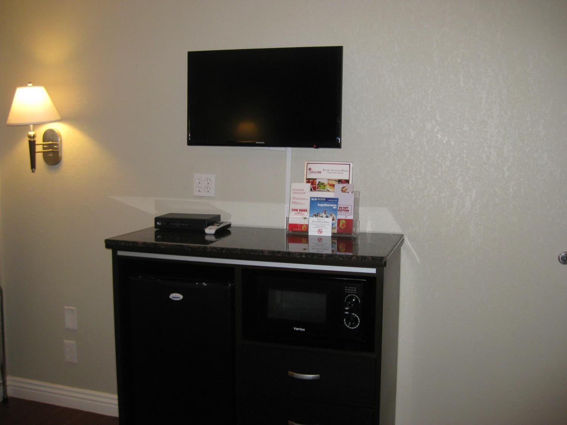 Super 8 by Wyndham Inglewood/LAX/LA Airport gallery photo in Inglewood, CA — image 26