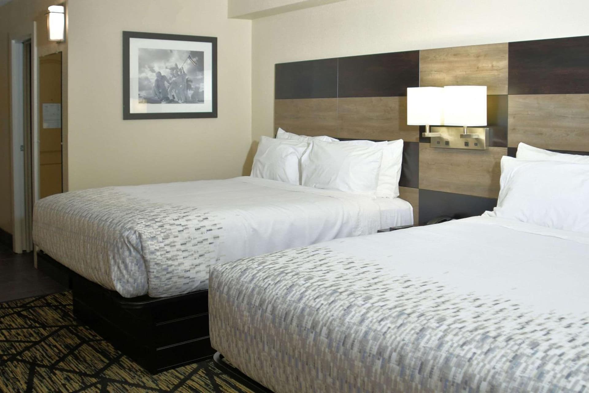 Clarion Pointe Jacksonville near Camp Lejeune gallery photo in Jacksonville, NC — image 17