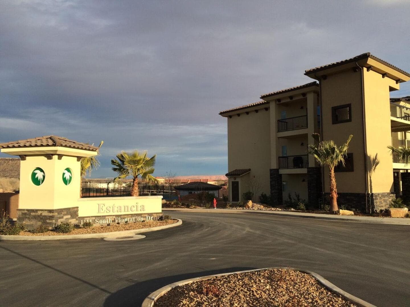 S404-The Penthouse-Fourth Floor 3-bedroom Pool View featured exterior or lobby in St. George, UT — similar hotel