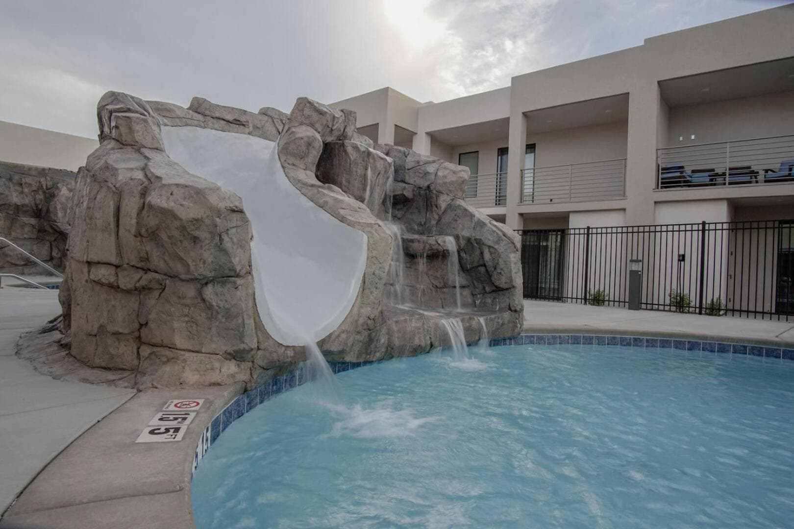 Lofts 13 4-bedroom Modern Loft Steps from the Pool interior in St. George, UT — gallery photo 2