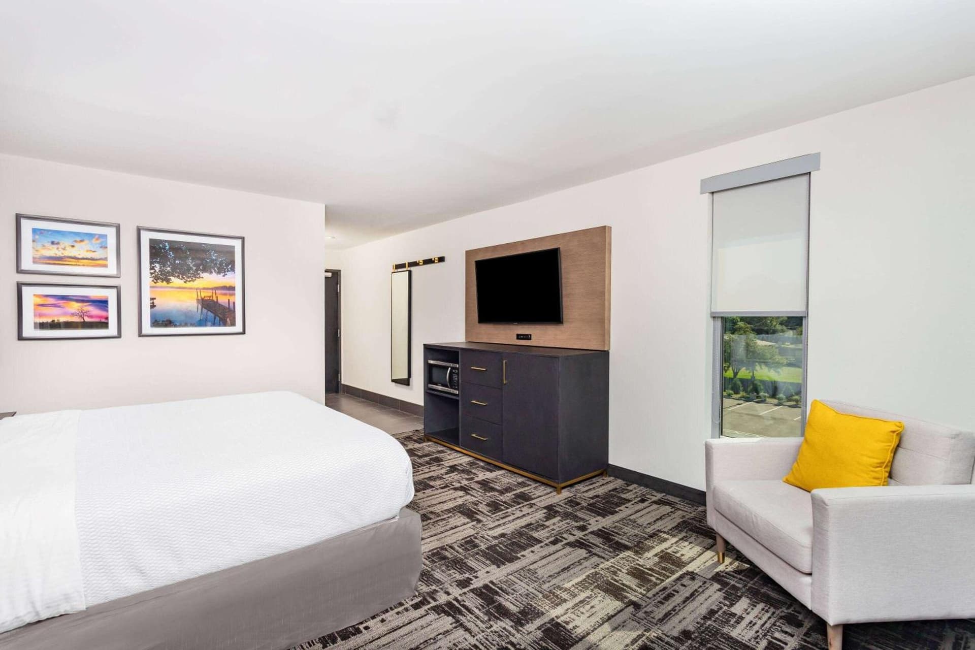 LaQuinta Suites by Wyndham South Bend Notre Dame Area gallery photo in South Bend, IN — image 33