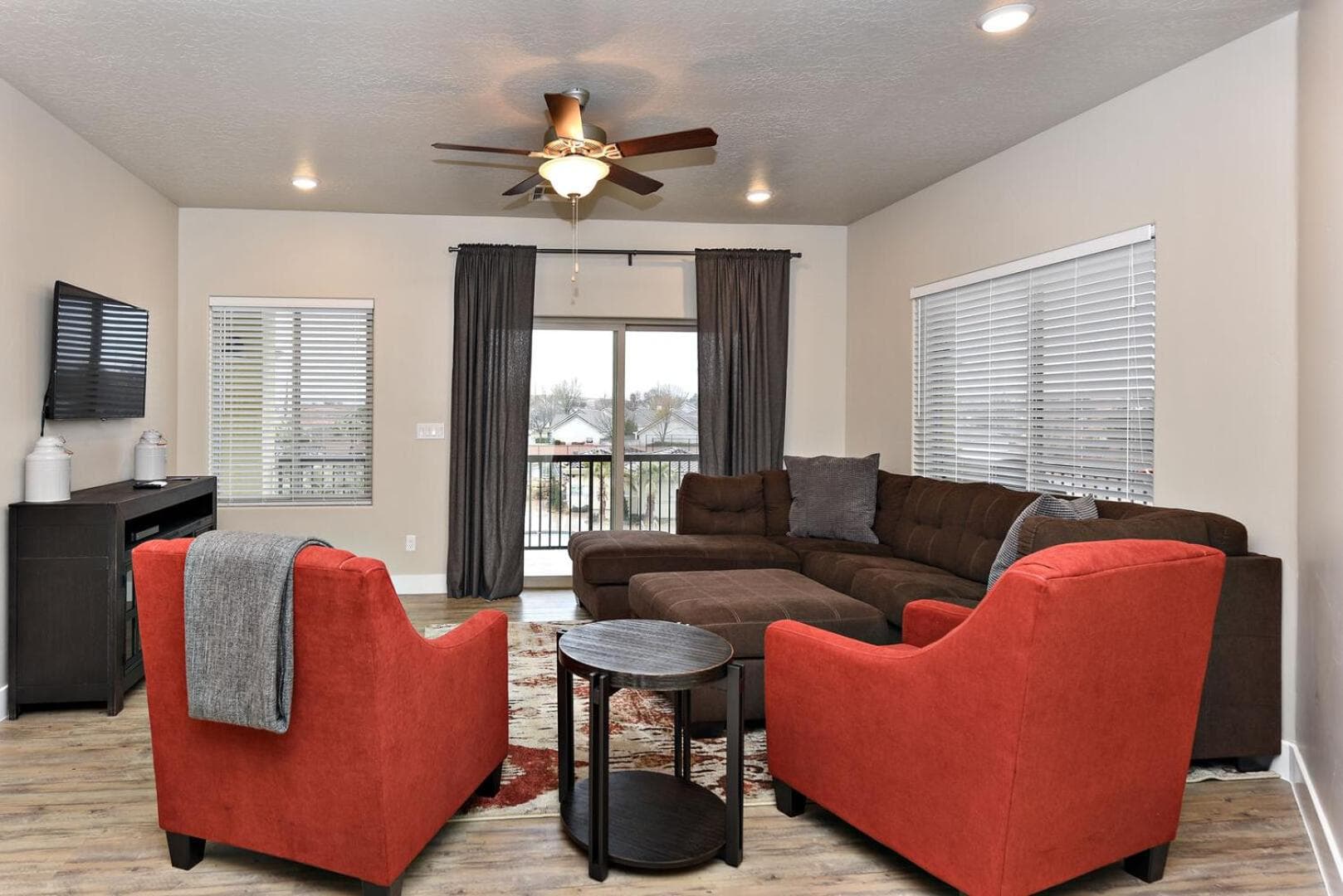 S302-Snow Canyon Suite-Third Floor 4-bedroom Pool View property views in St. George, UT — gallery photo 3