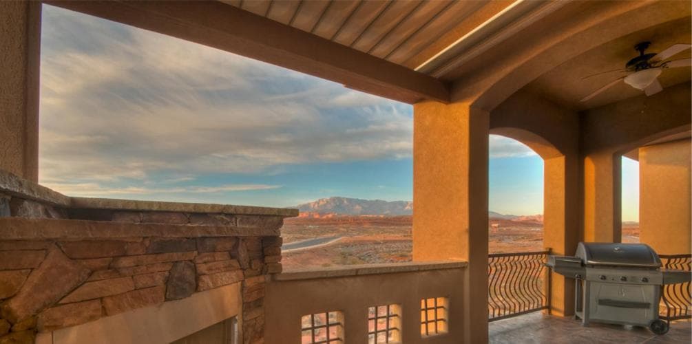 D13-Amazing Red Cliff View-Third Floor 3-bedroom Sunset View property views in Washington, UT — gallery photo 3