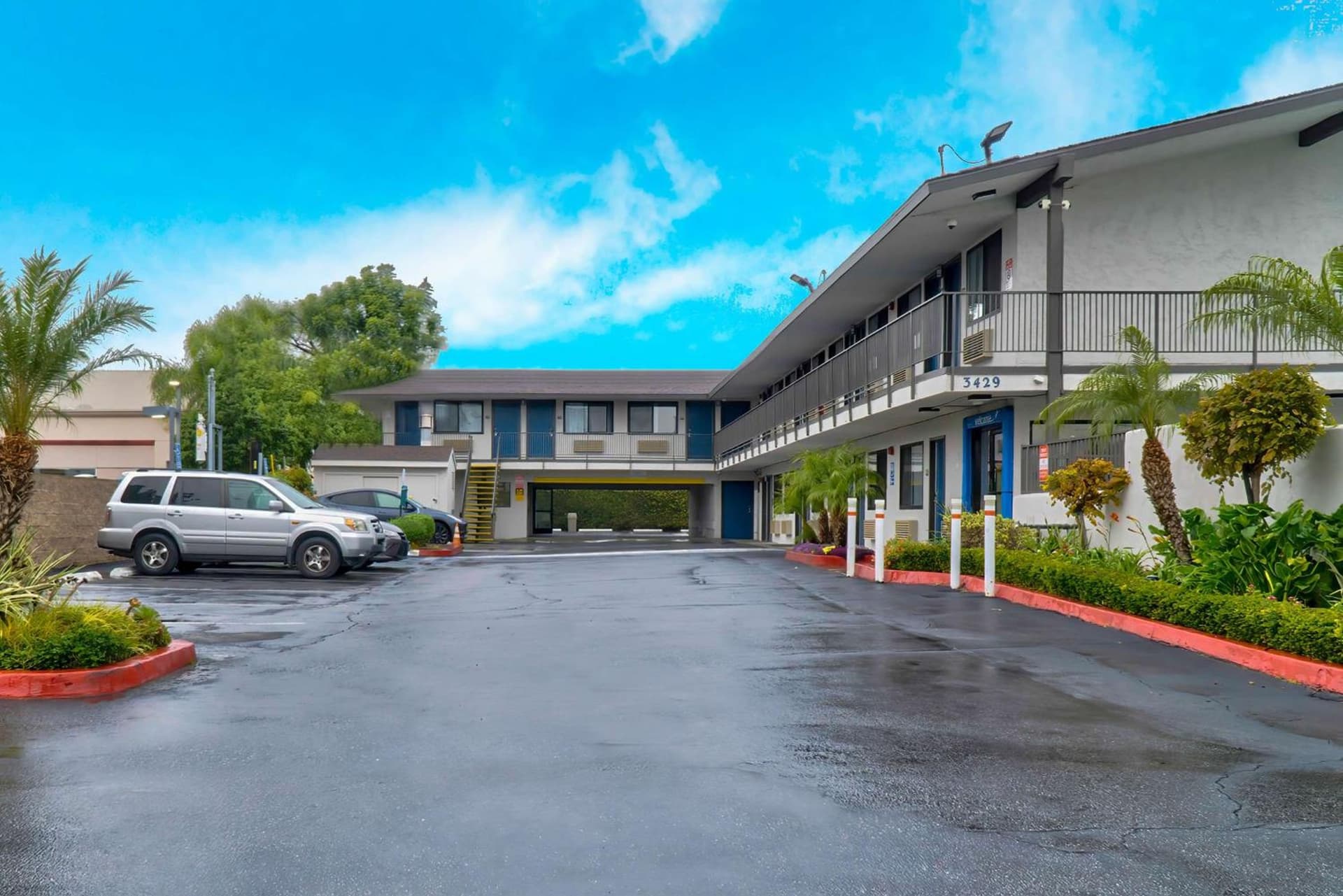 Motel 6-El Monte, CA - Los Angeles featured exterior or lobby in El Monte, CA — similar hotel