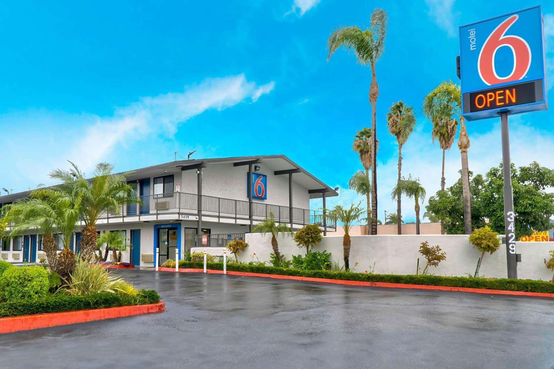 Motel 6-El Monte, CA - Los Angeles interior in El Monte, CA — gallery photo 2