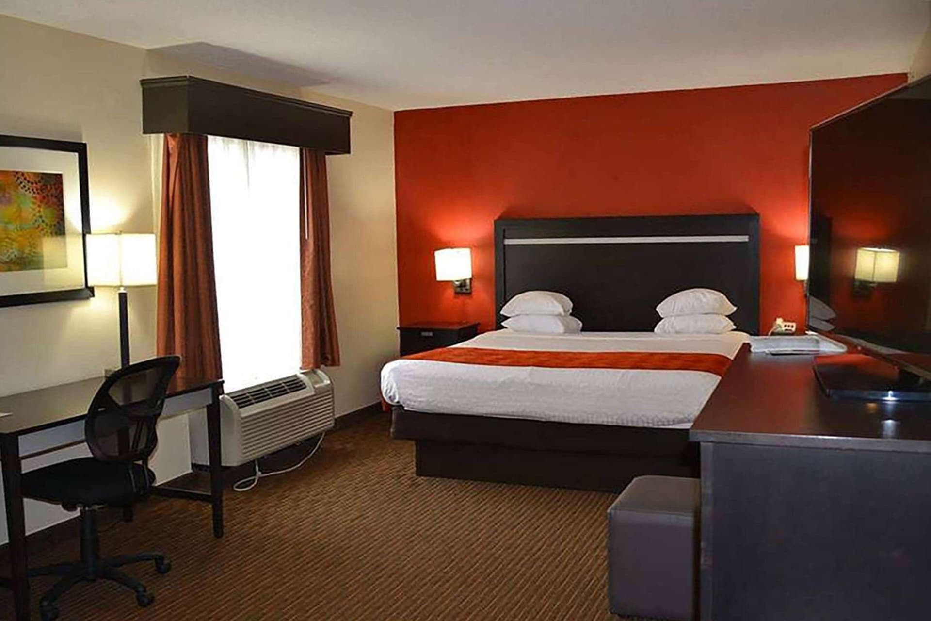 Days Inn by Wyndham Laurel MS property views in Laurel, MS — gallery photo 3