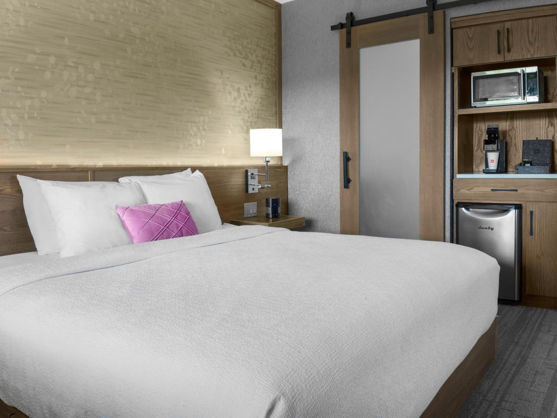 voco Niagara Falls - The Cadence by IHG interior in Niagara Falls, NY — gallery photo 2