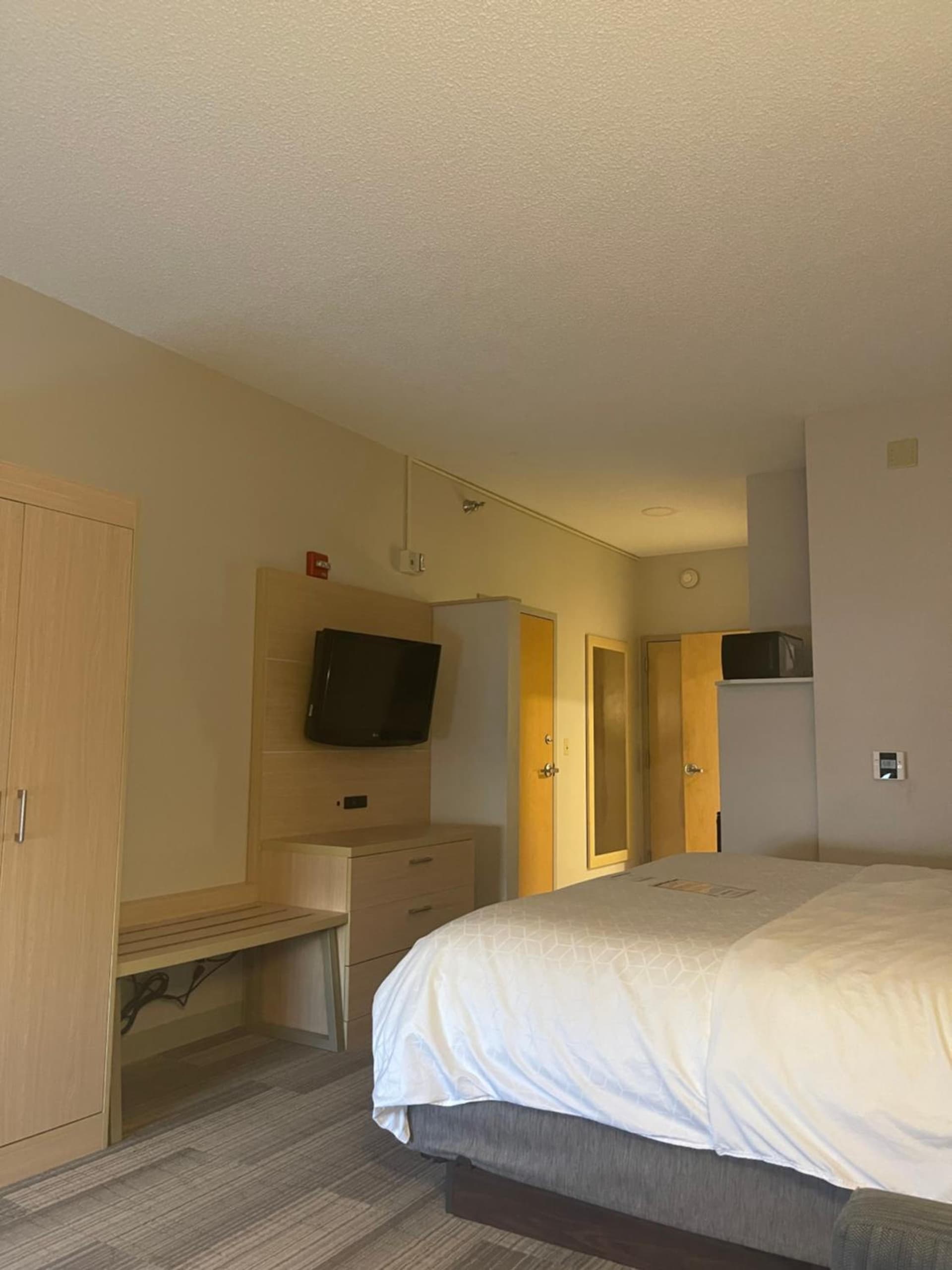 Holiday Inn Express Cedar Rapids - Collins Road by IHG interior in Cedar Rapids, IA — gallery photo 2