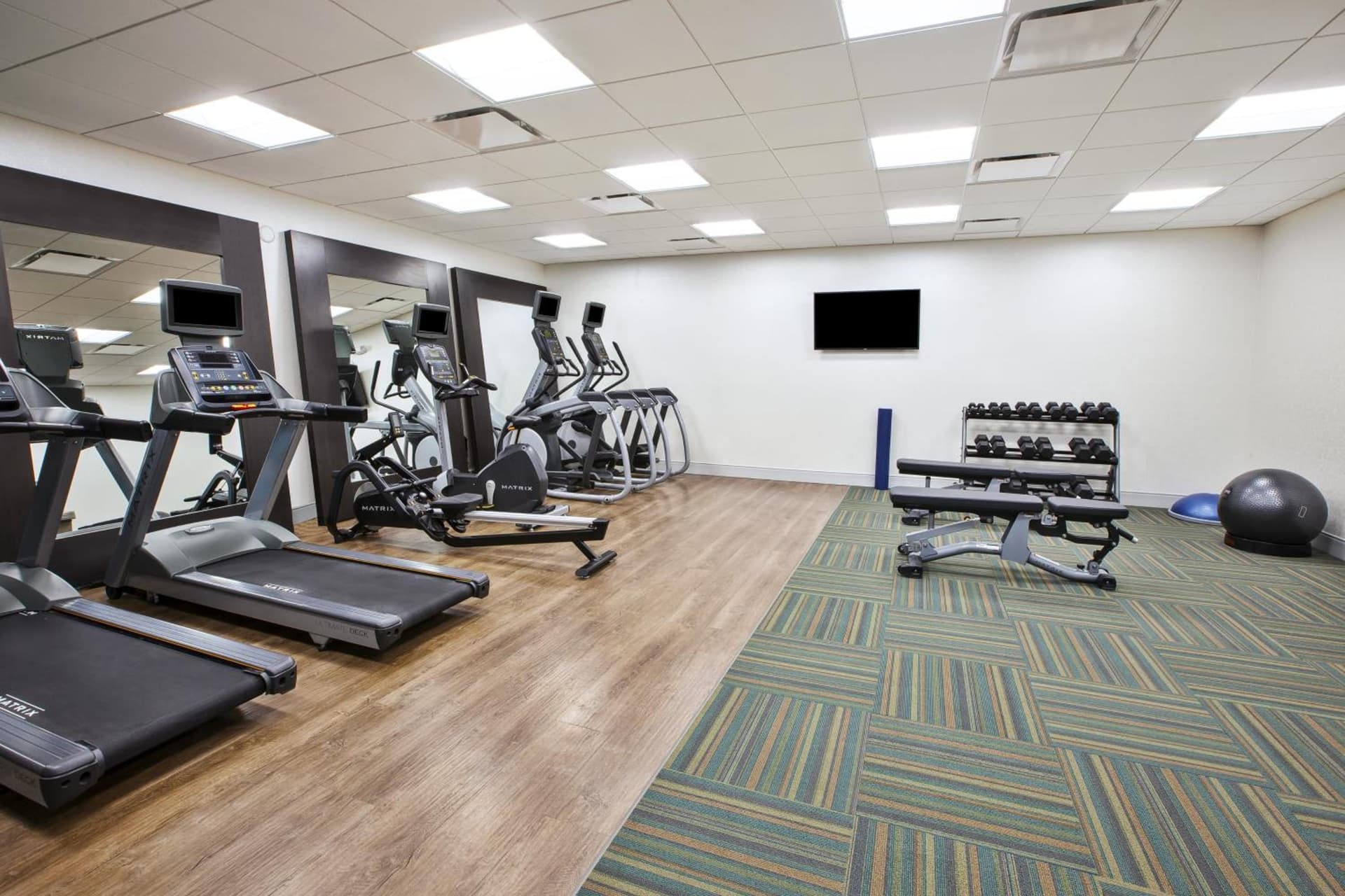 Holiday Inn Express & Suites Okemos - University Area by IHG gallery photo in Okemos, MI — image 11