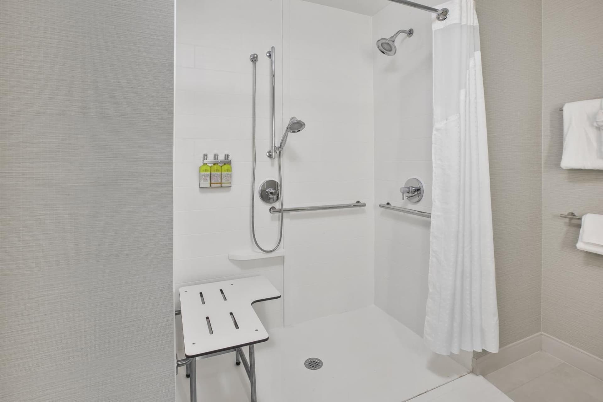 Holiday Inn Express & Suites Okemos - University Area by IHG gallery photo in Okemos, MI — image 19