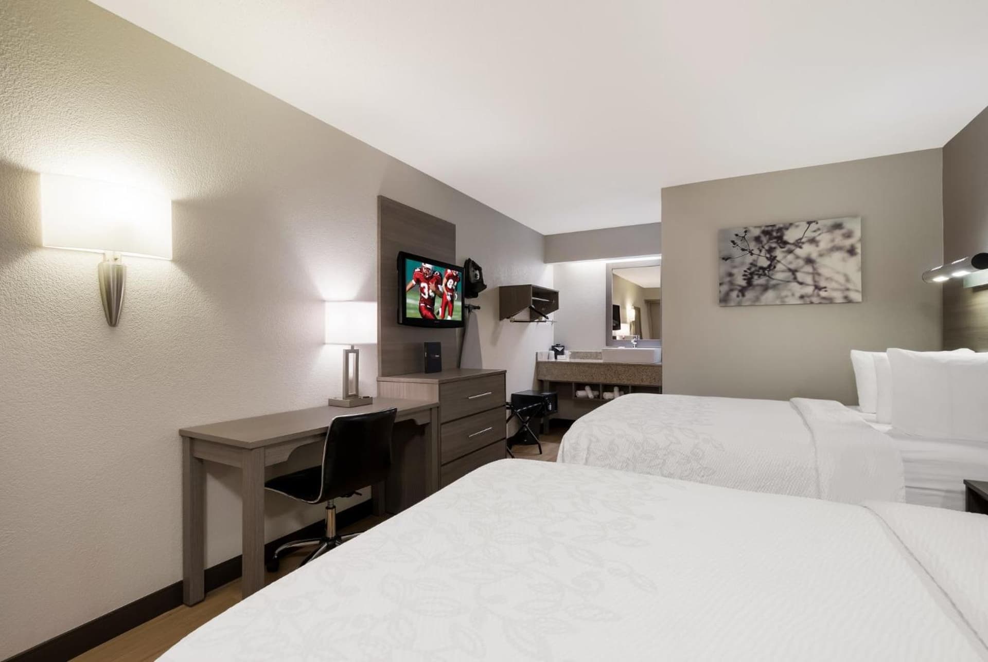 Red Roof Inn PLUS+ Chicago - Naperville gallery photo in Naperville, IL — image 5
