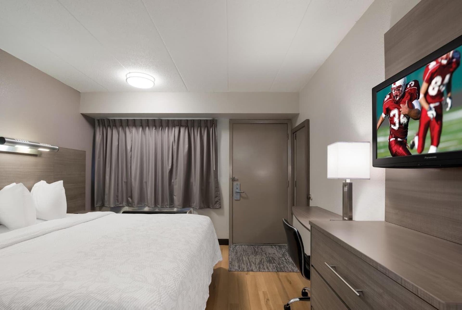 Red Roof Inn PLUS+ Chicago - Naperville property views in Naperville, IL — gallery photo 3
