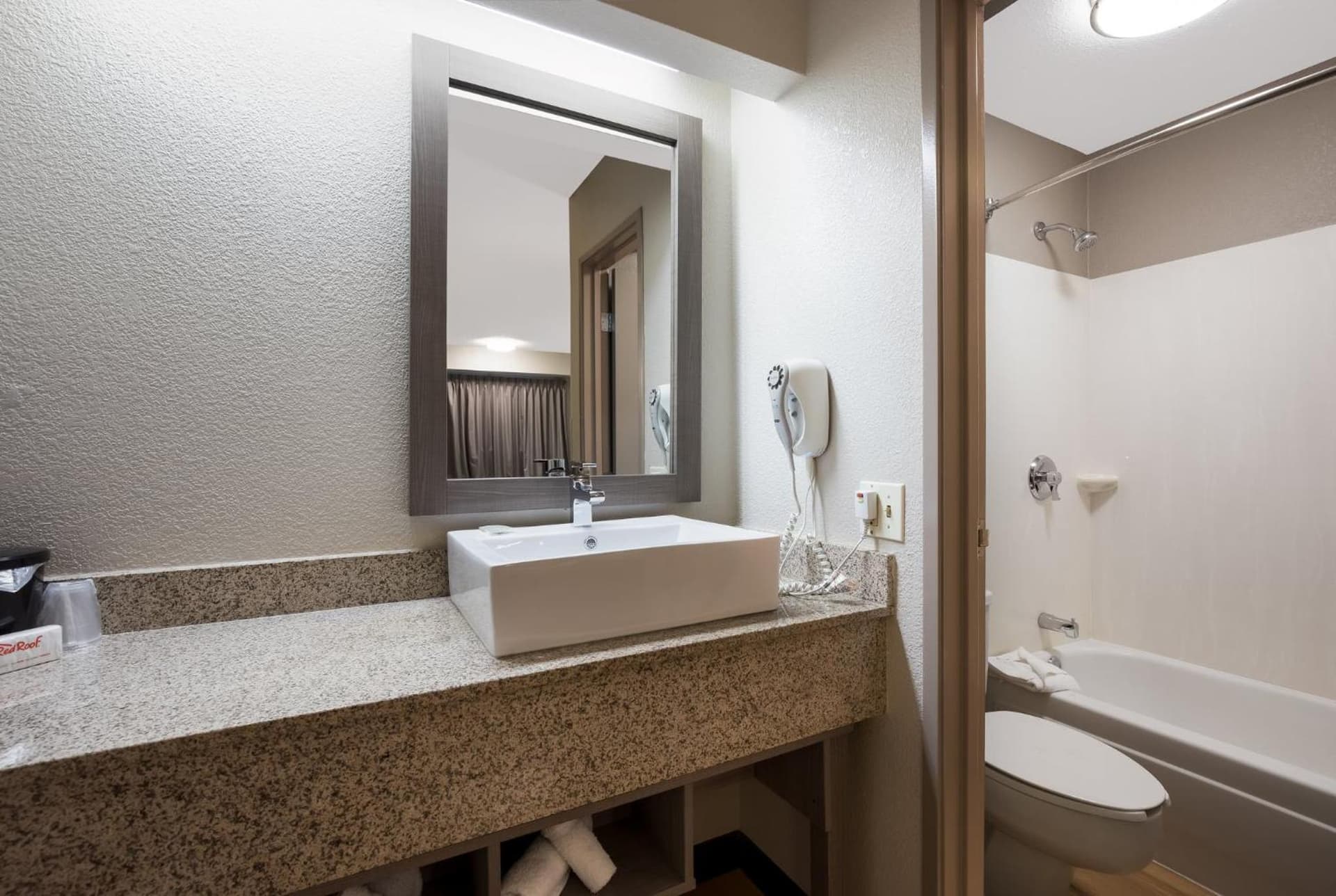Red Roof Inn PLUS+ Chicago - Naperville gallery photo in Naperville, IL — image 18