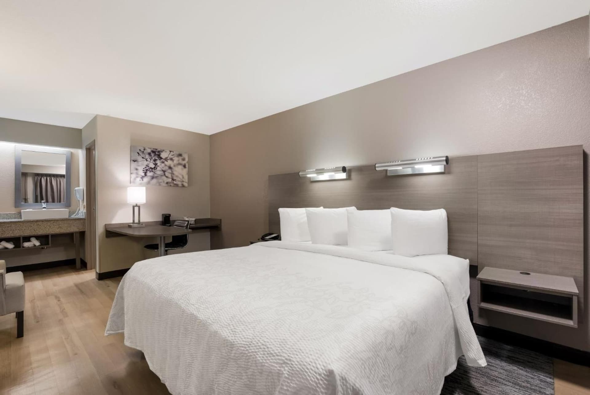 Red Roof Inn PLUS+ Chicago - Naperville gallery photo in Naperville, IL — image 19