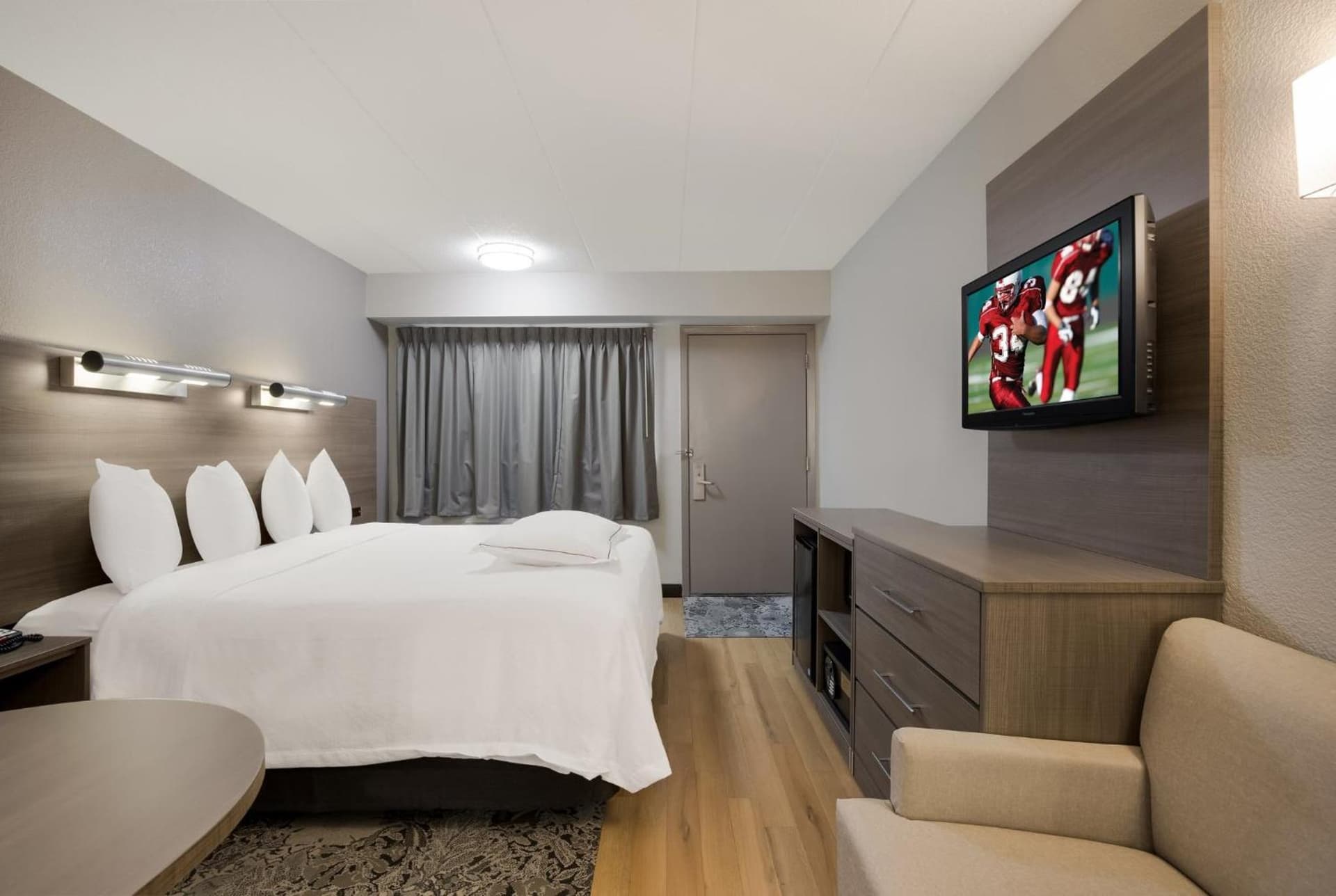 Red Roof Inn PLUS+ Chicago - Naperville gallery photo in Naperville, IL — image 17