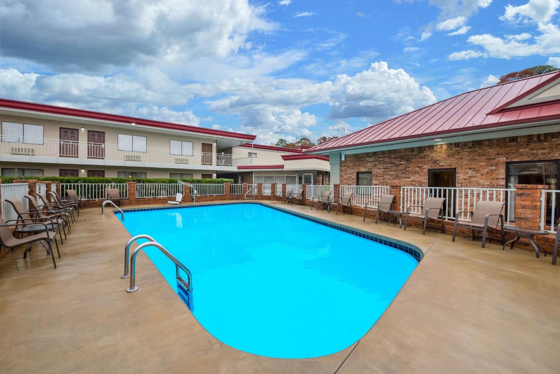 Best Western Winners Circle interior in Hot Springs, AR — gallery photo 2
