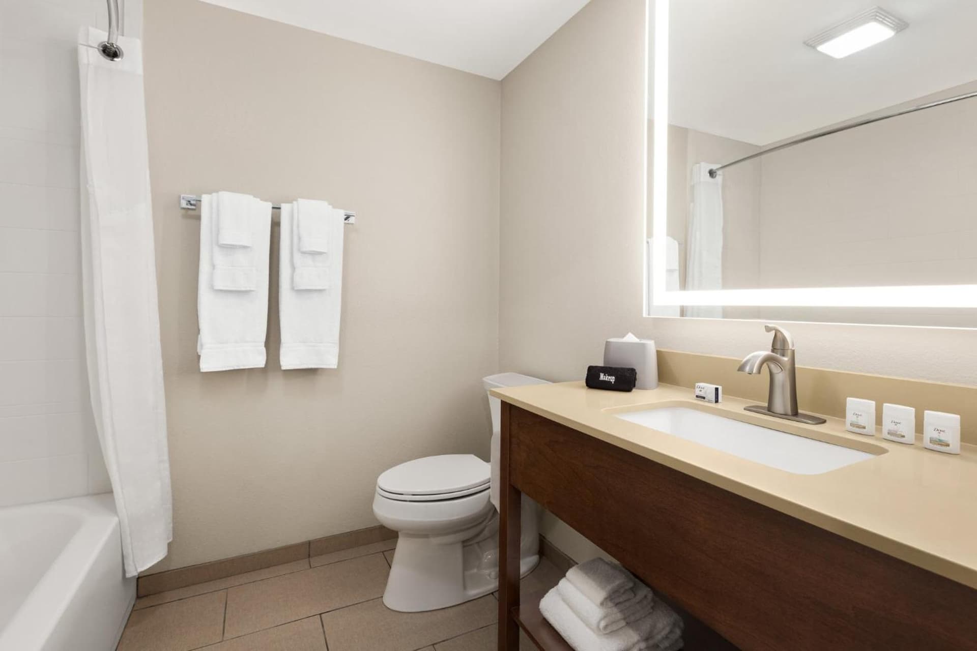 Holiday Inn Express & Suites Evansville Downtown by IHG gallery photo in Evansville, IN — image 17