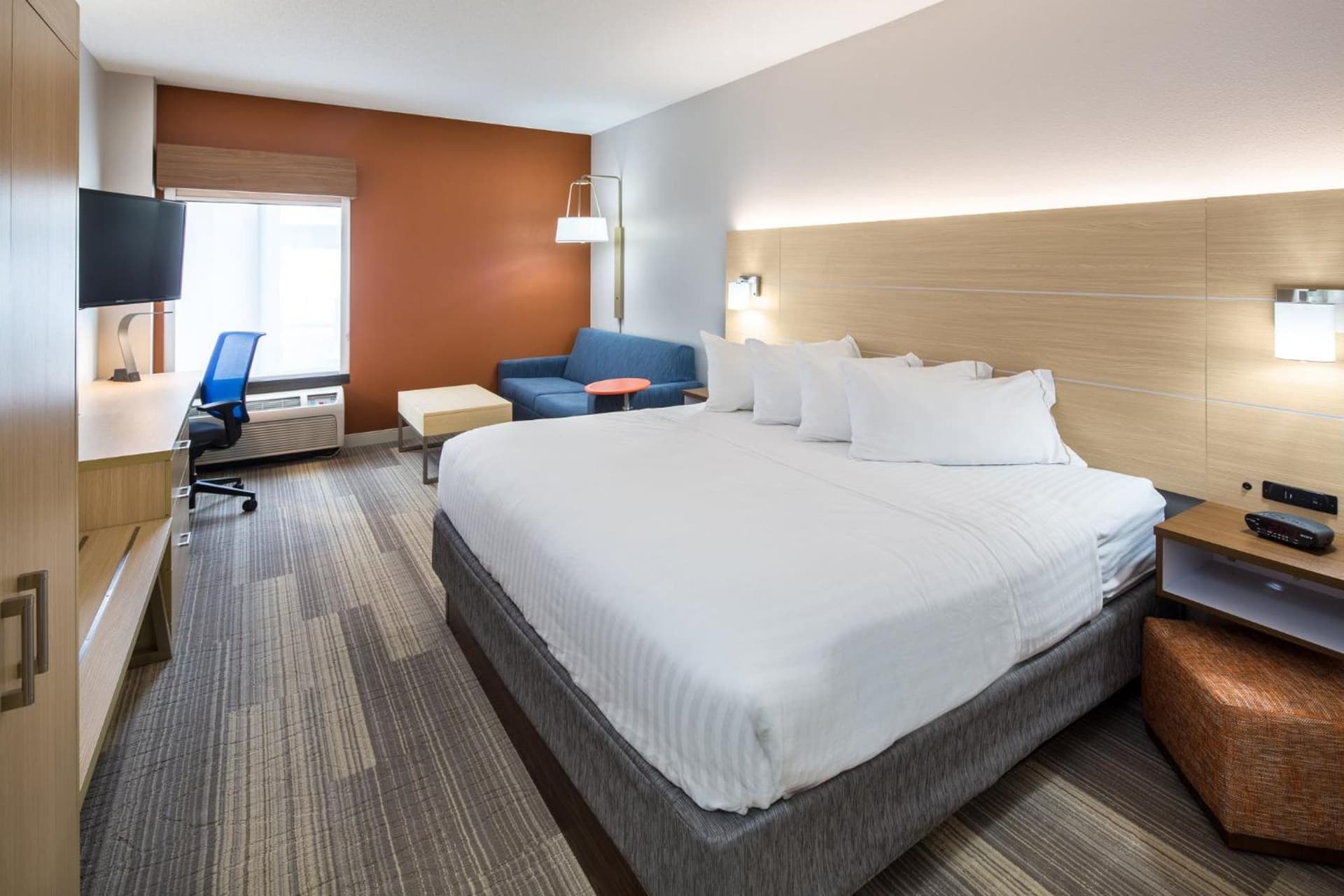 Holiday Inn Express Cedar Rapids - Collins Road by IHG gallery photo in Cedar Rapids, IA — image 43