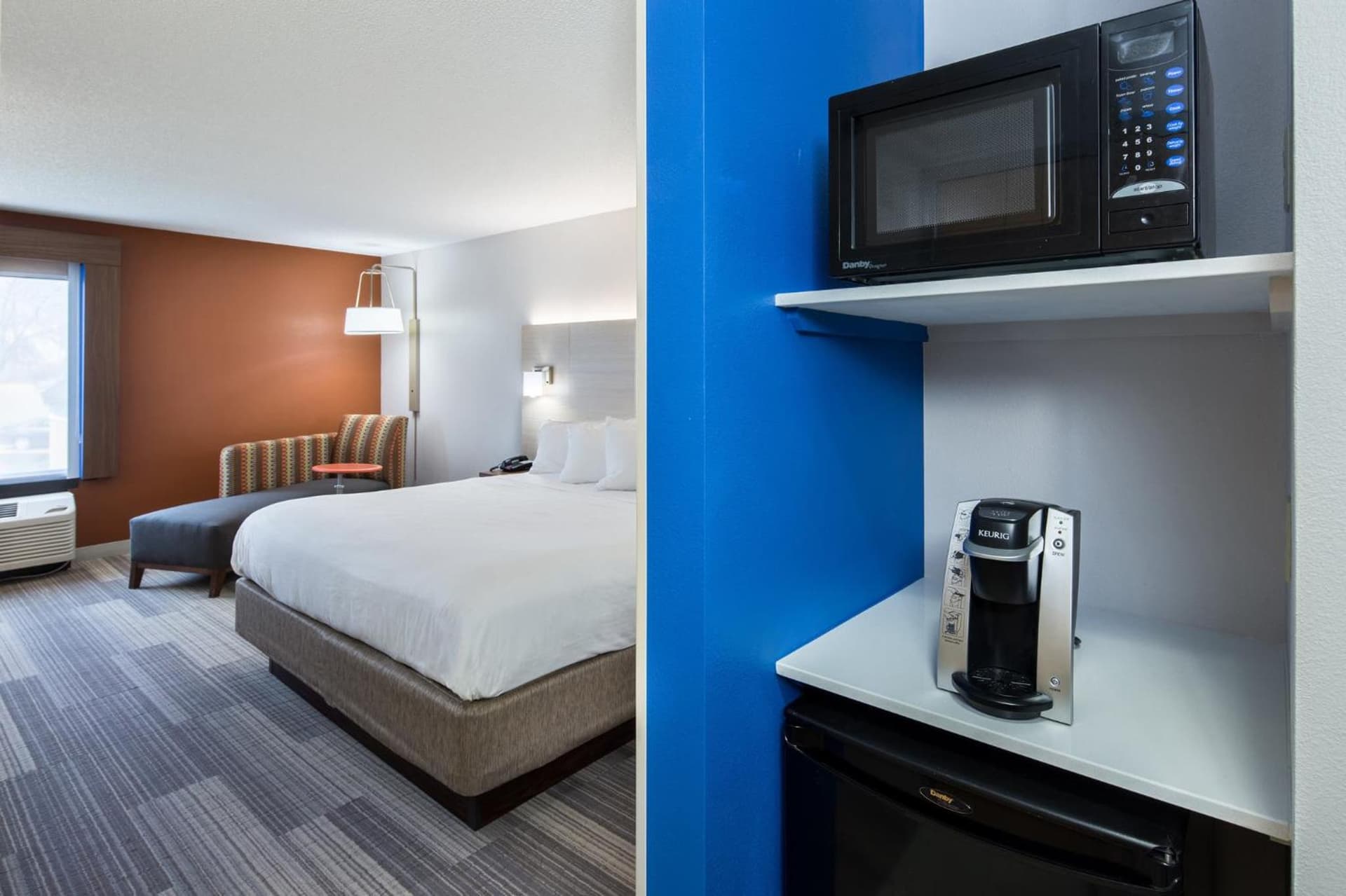 Holiday Inn Express Cedar Rapids - Collins Road by IHG gallery photo in Cedar Rapids, IA — image 4