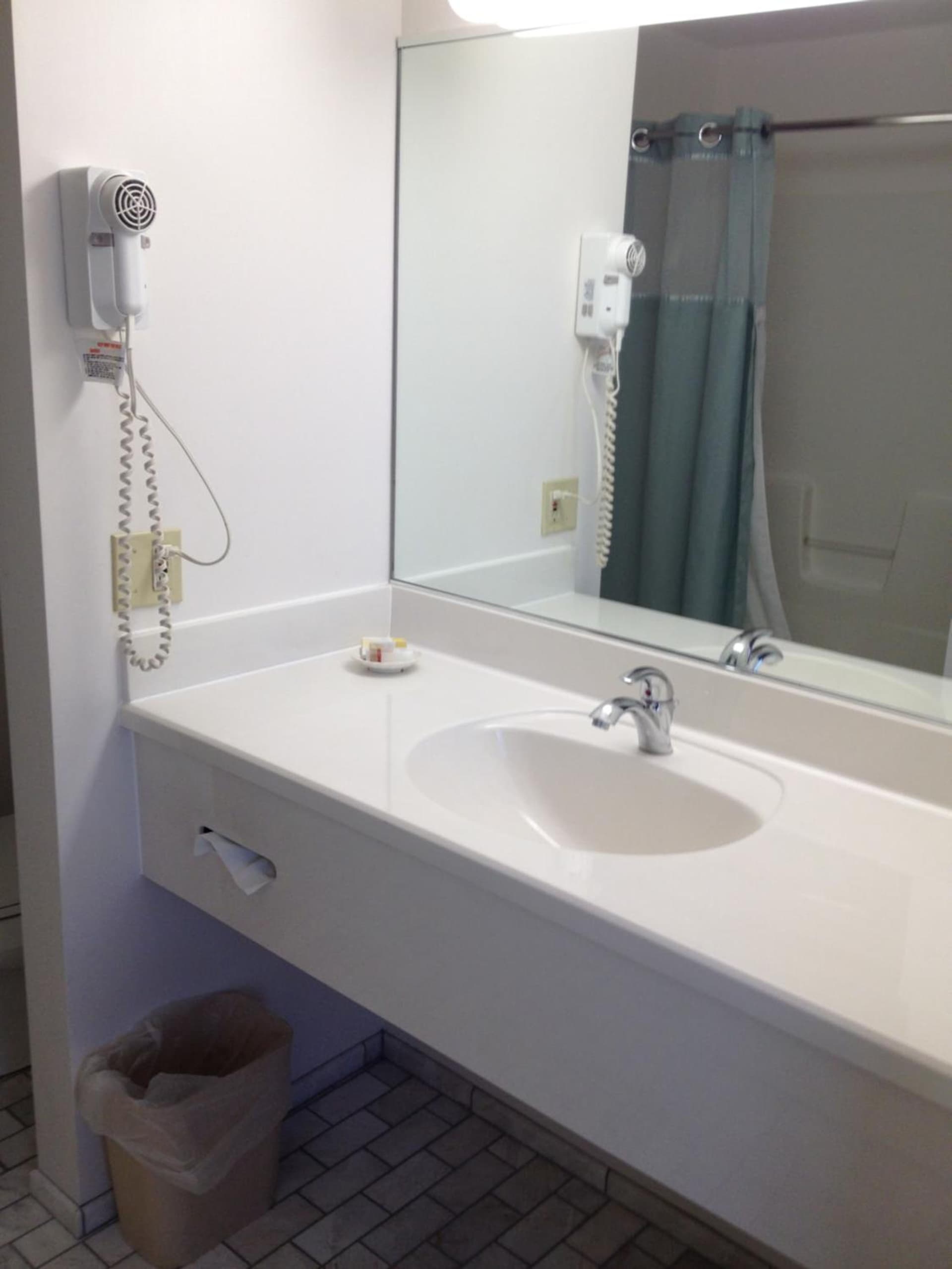 Parkside Inn Bridgeview property views in Mackinaw City, MI — gallery photo 3
