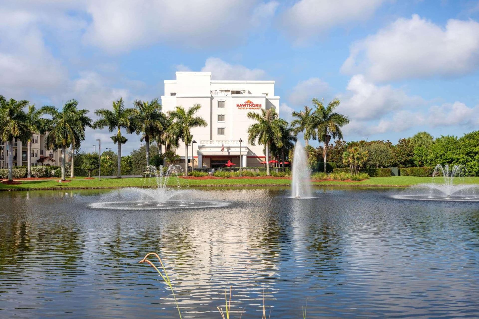 Hawthorn Extended Stay by Wyndham West Palm Beach Airport — hotel in West Palm Beach, Florida