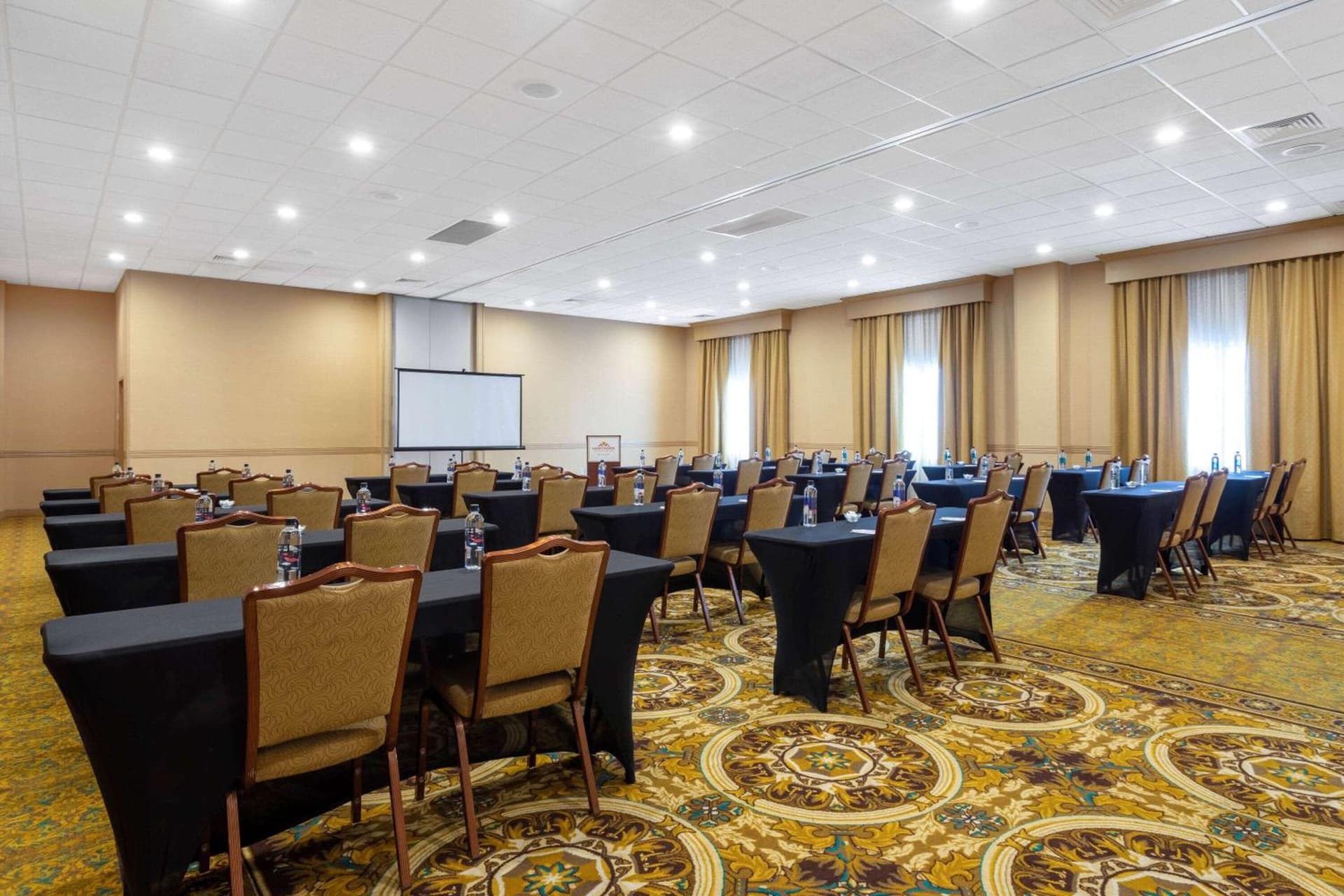 Hawthorn Extended Stay by Wyndham West Palm Beach Airport gallery photo in West Palm Beach, FL — image 11