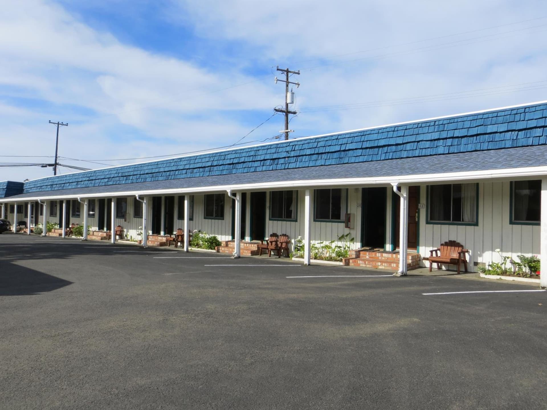 Coast Inn and Spa interior in Fort Bragg, CA — gallery photo 2