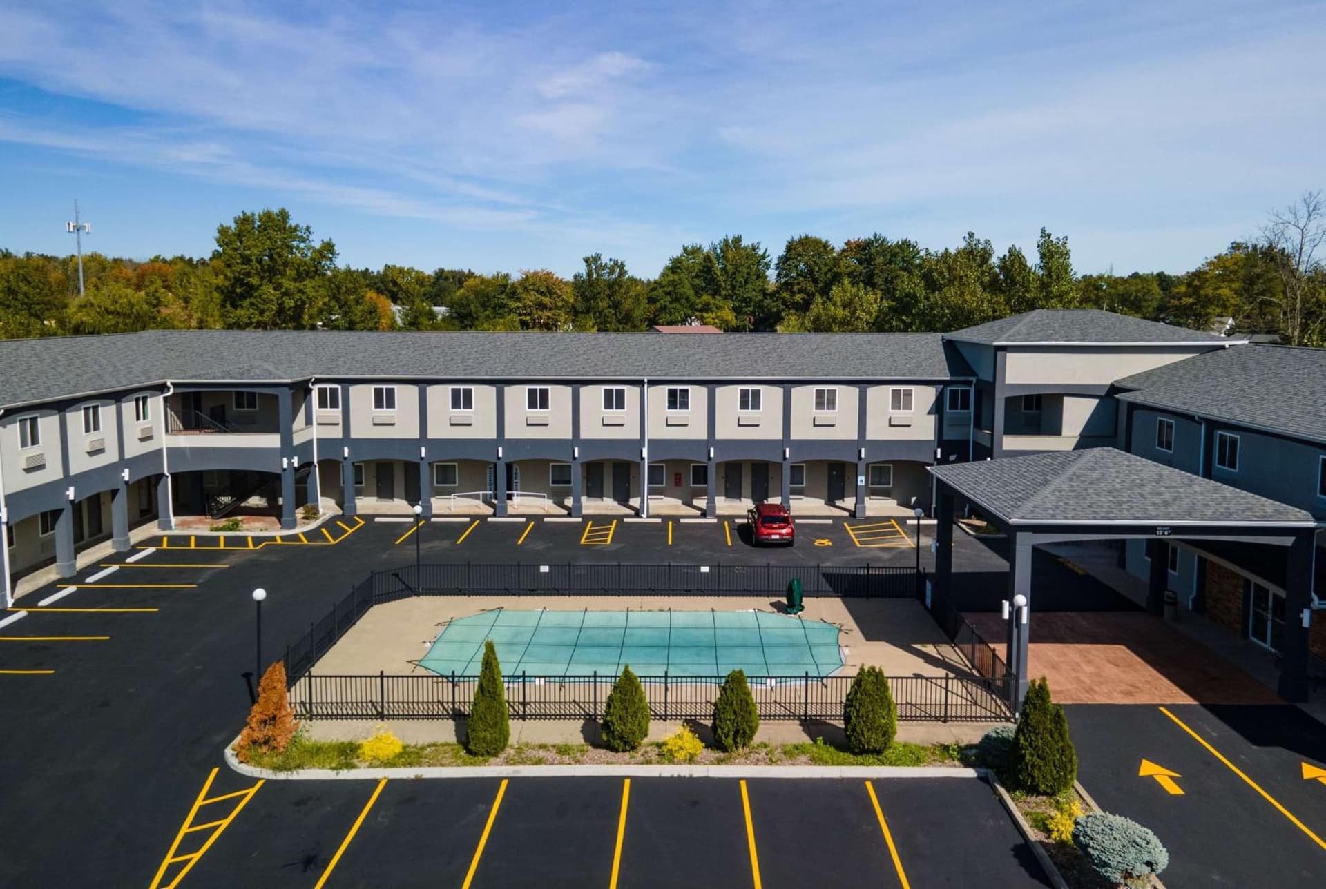 Days Inn & Suites by Wyndham Niagara Falls/Buffalo — hotel in Niagara Falls, New York