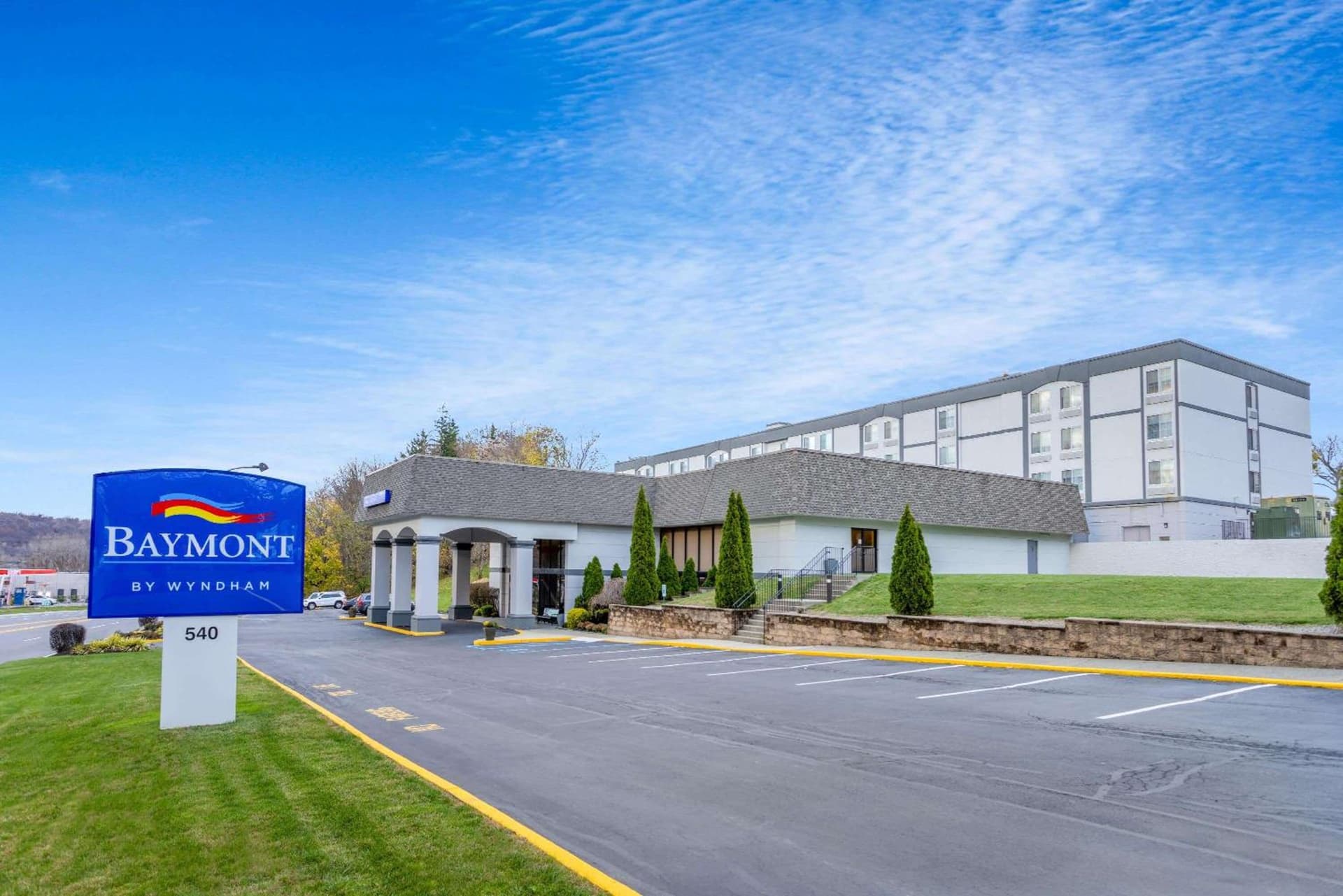 Baymont by Wyndham White Plains - Elmsford interior in Elmsford, NY — gallery photo 2