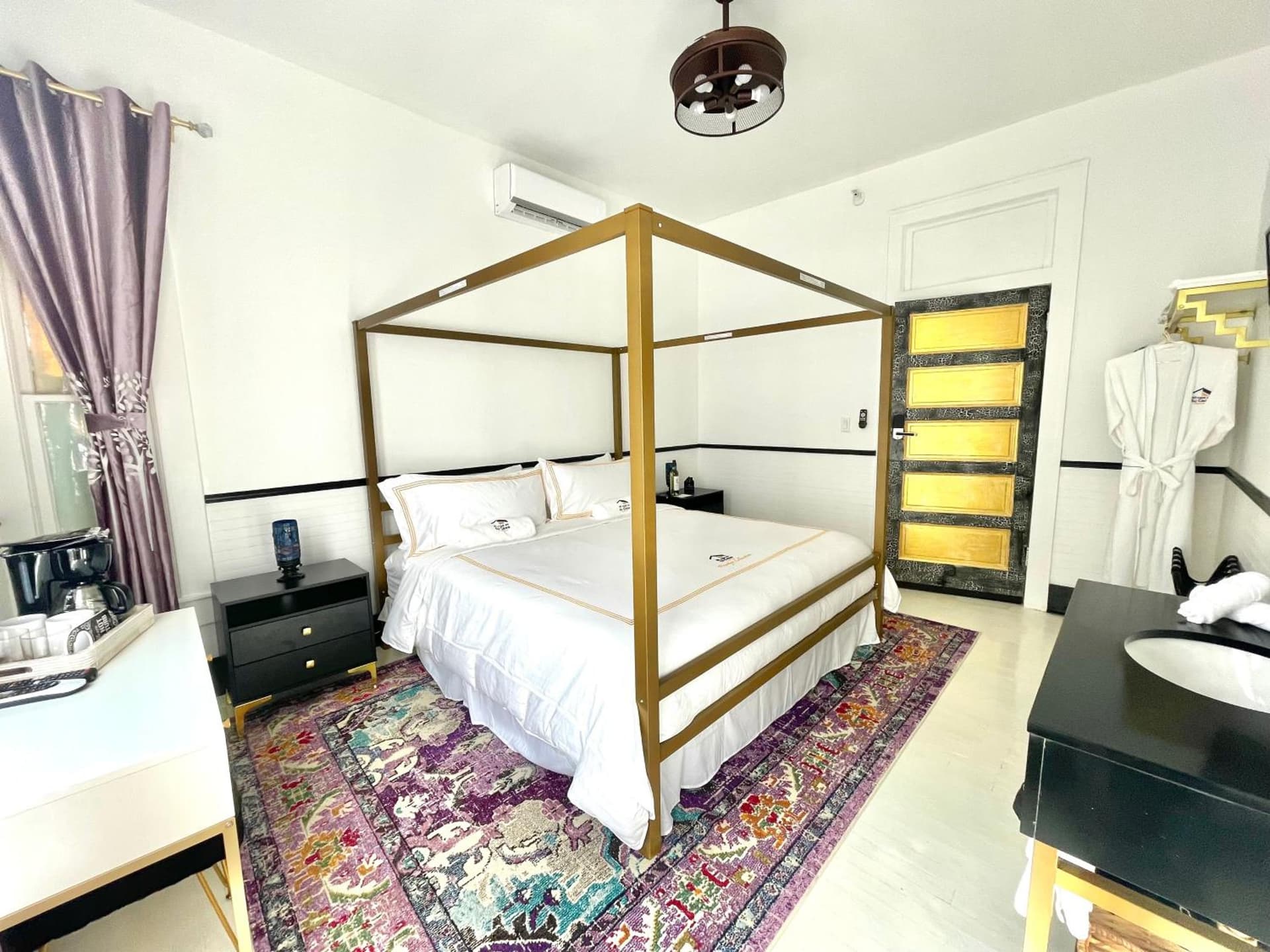 Prestige Collection, Hotel Boutique gallery photo in St Petersburg, FL — image 7
