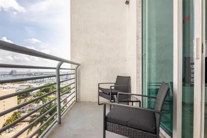 1Br Loft in downtown with bay view and workspace featured exterior or lobby in Miami, FL — similar hotel