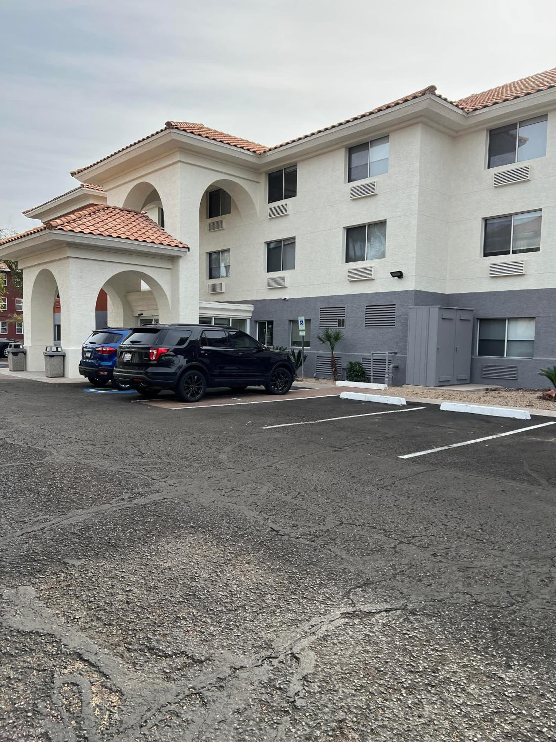Holiday Inn Express & Suites Phoenix - Mesa West by IHG — hotel in Mesa, Arizona