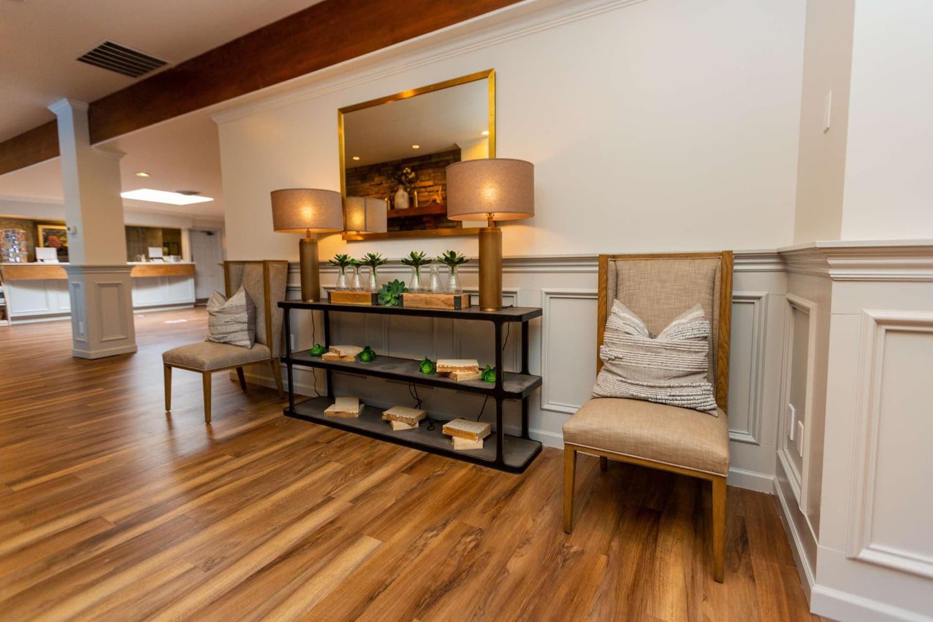 Best Western Pier Point Inn interior in Florence, OR — gallery photo 2