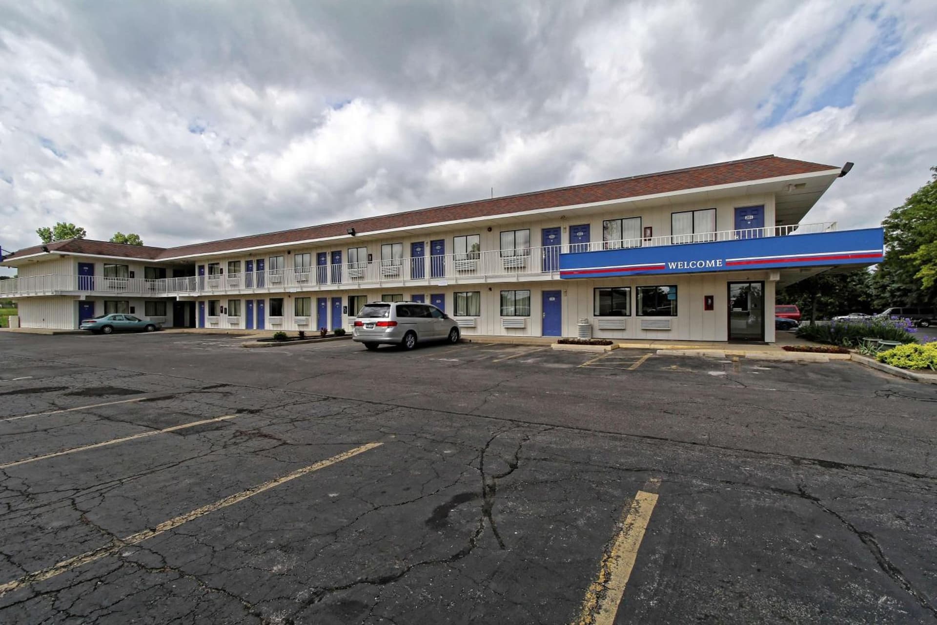 Motel 6-Amherst, OH - Cleveland West - Lorain interior in Amherst, OH — gallery photo 2