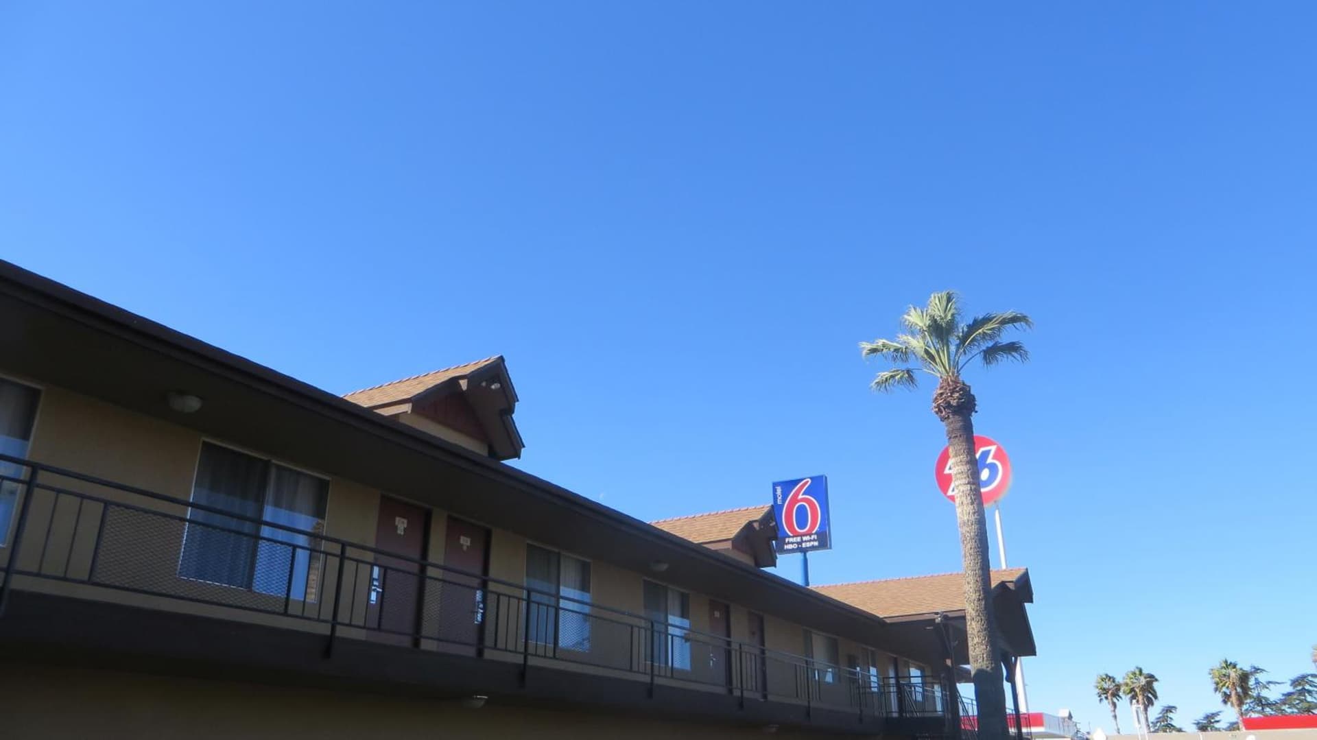 HOTEL SALINA property views in Beaumont, CA — gallery photo 3