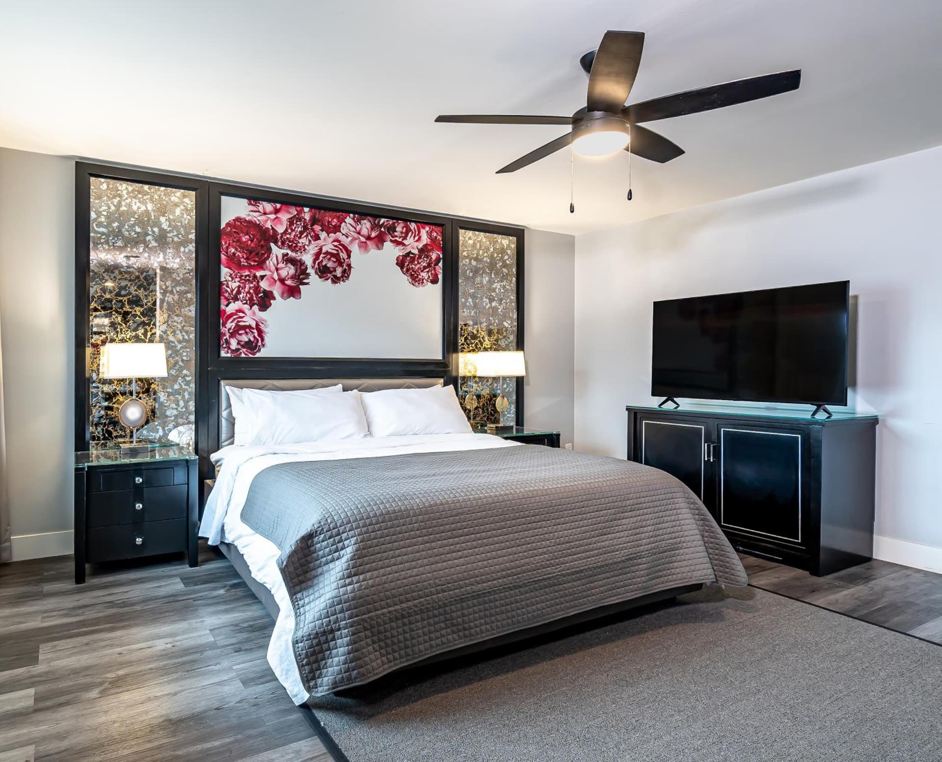 Onsen Hotel and Spa interior in Desert Hot Springs, CA — gallery photo 2